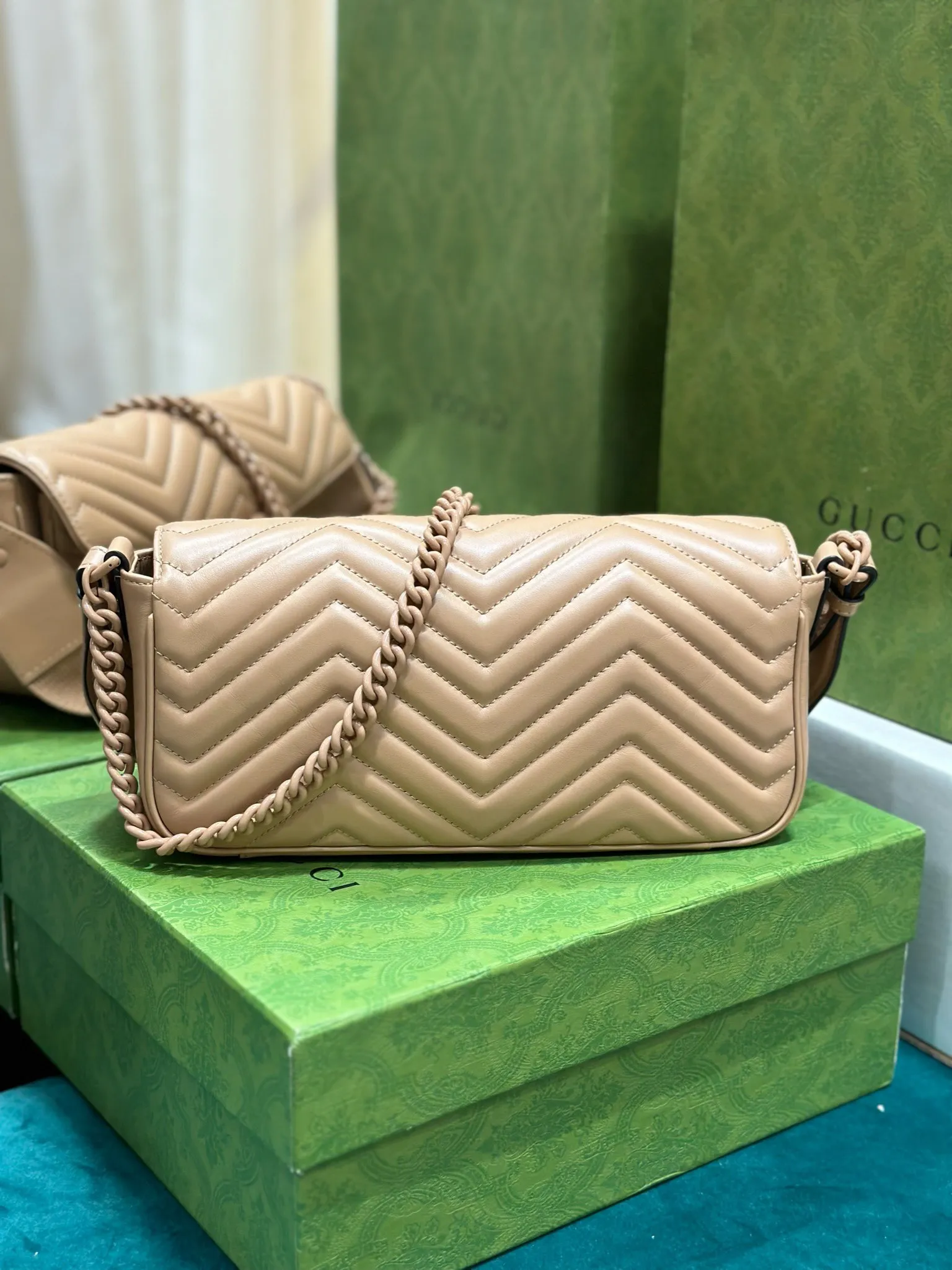 Gucci GG Marmont ショルダーバッグ ベージュ オリジナルレザー - 画像 (4)