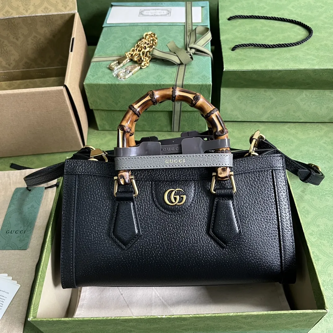 Gucci Diana竹製スモールショルダーバッグ ブラックレザースタイル
