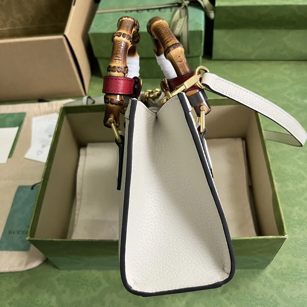 Gucci Diana竹節トランペットショルダーバッグホワイト スタイル735153 - 画像 (5)