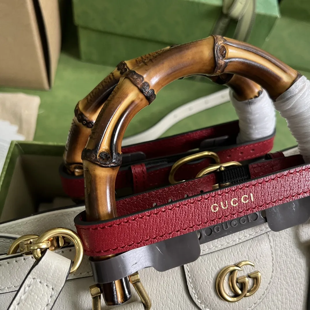 Gucci Diana竹節トランペットショルダーバッグホワイト スタイル735153 - 画像 (8)
