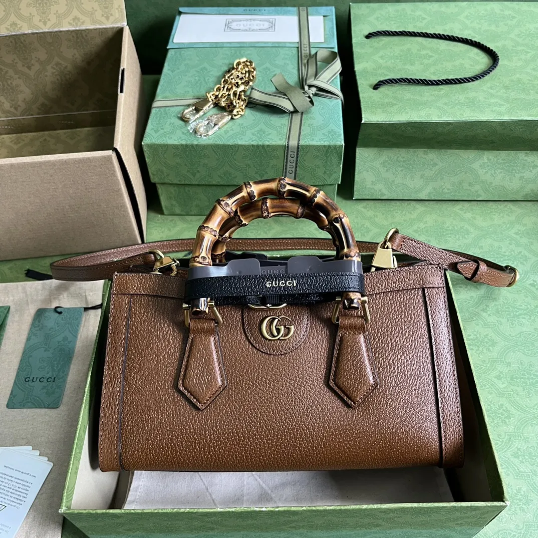 Gucci Diana竹節トランペットショルダーバッグ 茶色 Cosmogonie