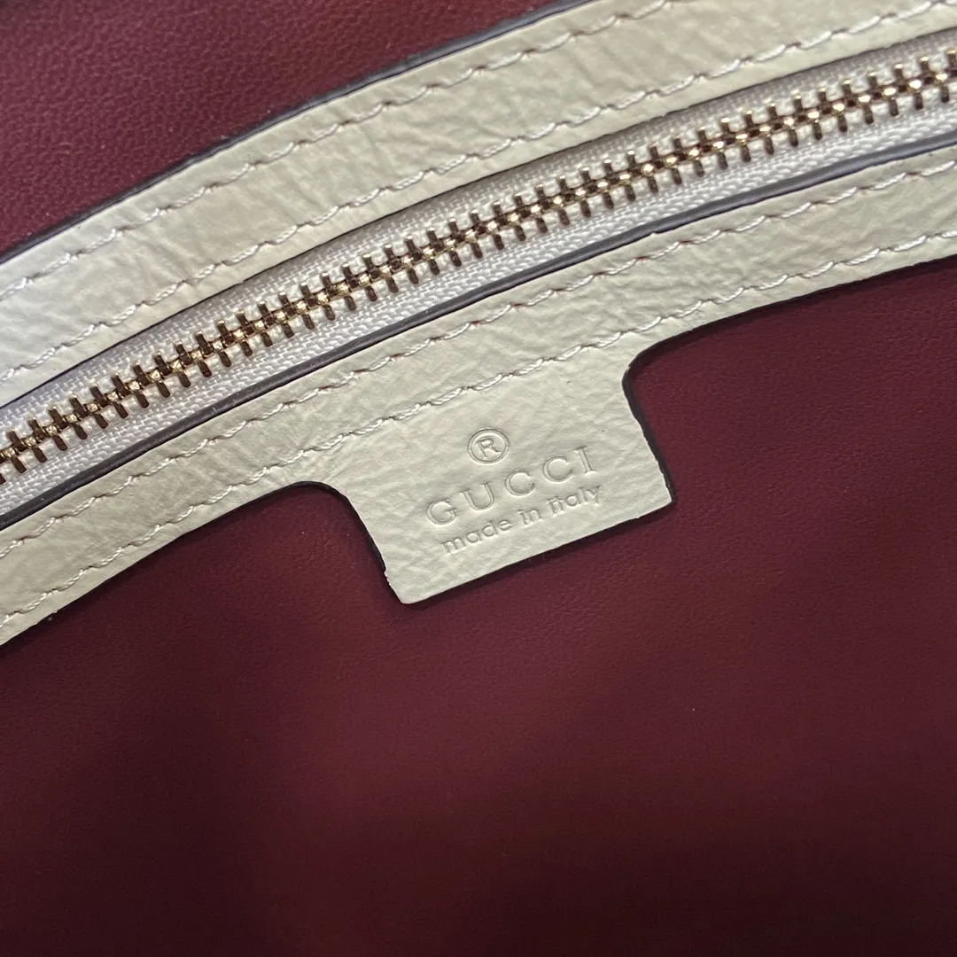 Gucci 白エナメルの竹節の大きなハンドバッグAriaシリーズ - 画像 (10)