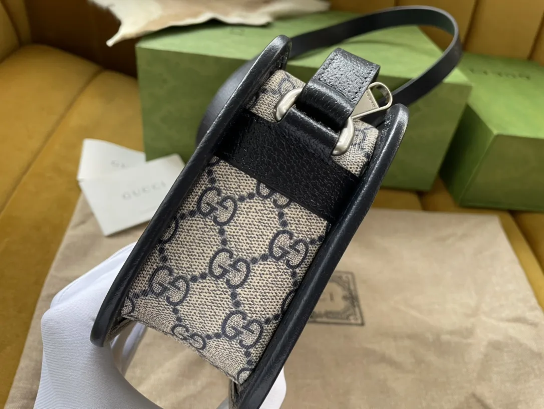 Gucci ブルーGG Supremeミニバッグ - 画像 (4)