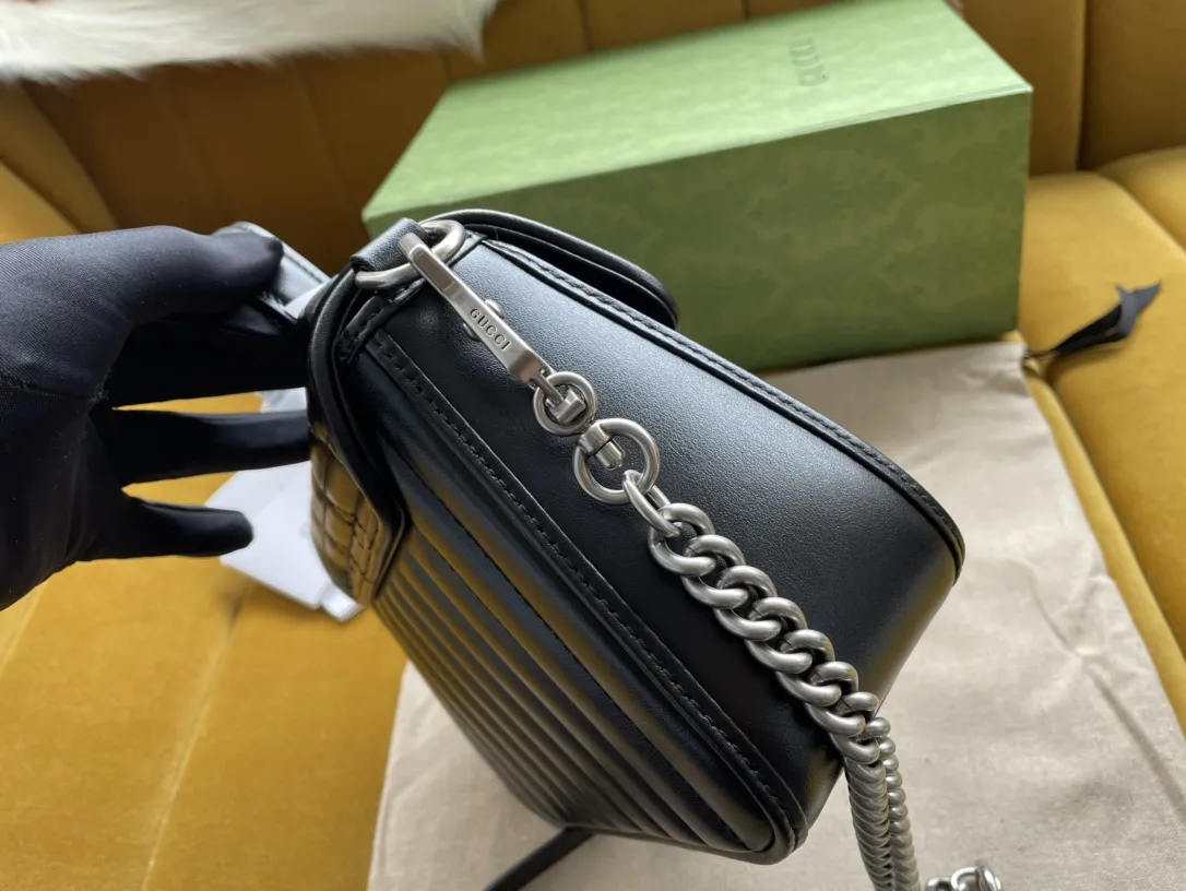 Gucci GG Marmont ミニバッグ 黒 クラシックキルティング - 画像 (4)