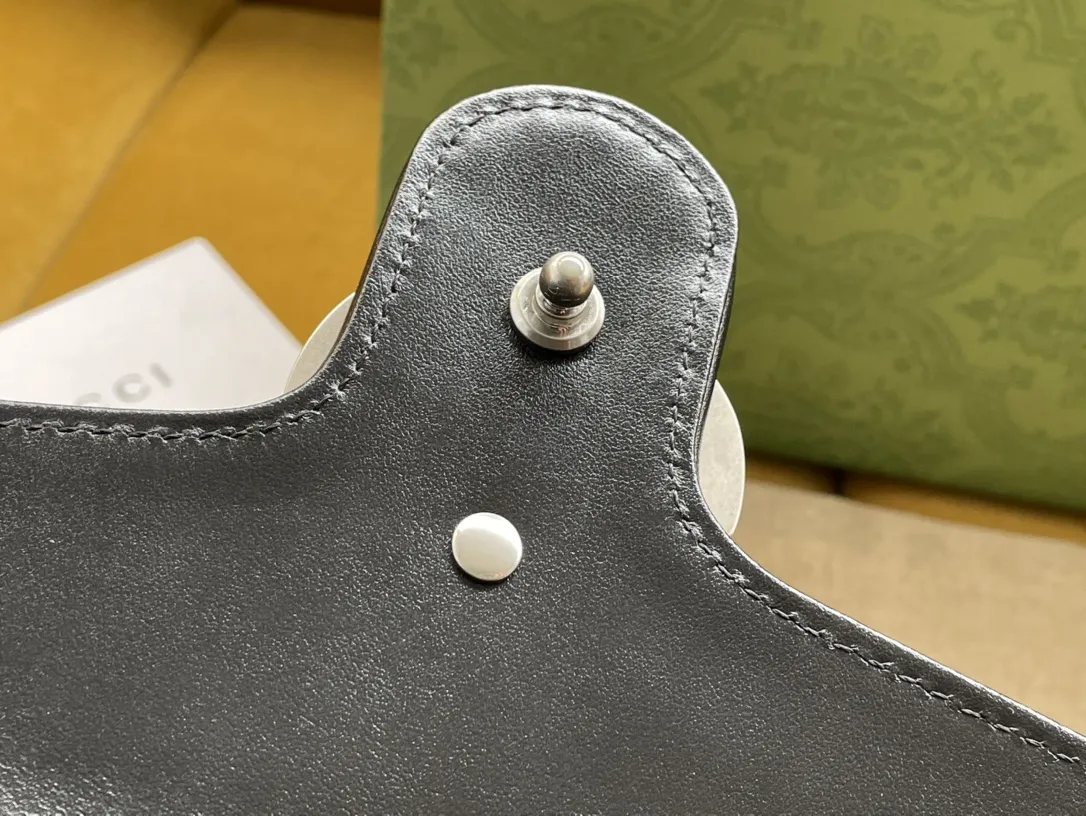 Gucci GG Marmont ミニバッグ 黒 クラシックキルティング - 画像 (8)