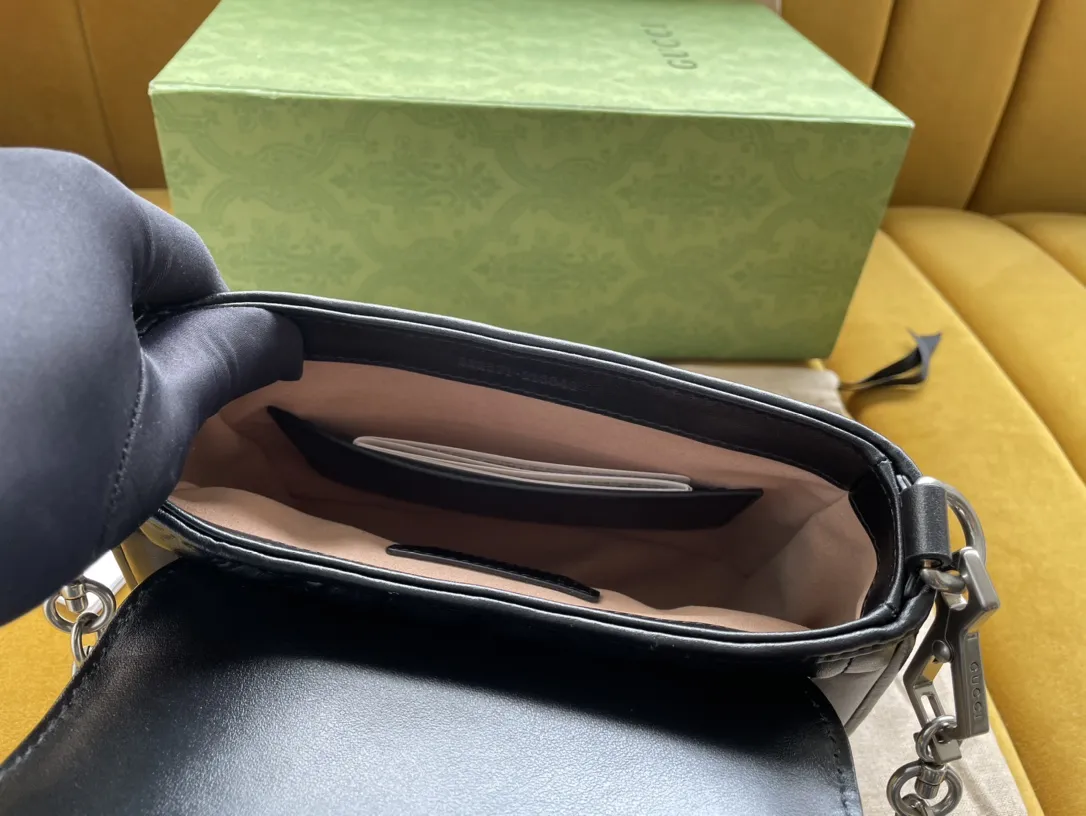 Gucci GG Marmont ミニバッグ 黒 クラシックキルティング - 画像 (9)