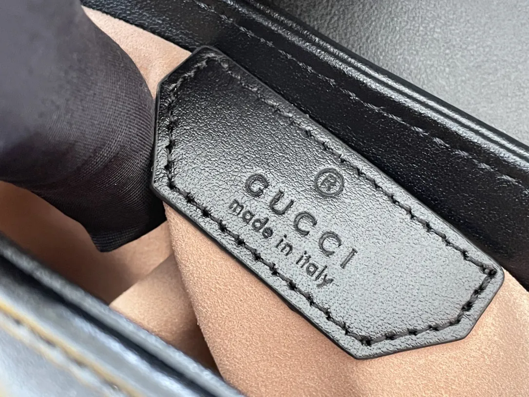 Gucci GG Marmont ミニバッグ 黒 クラシックキルティング - 画像 (10)