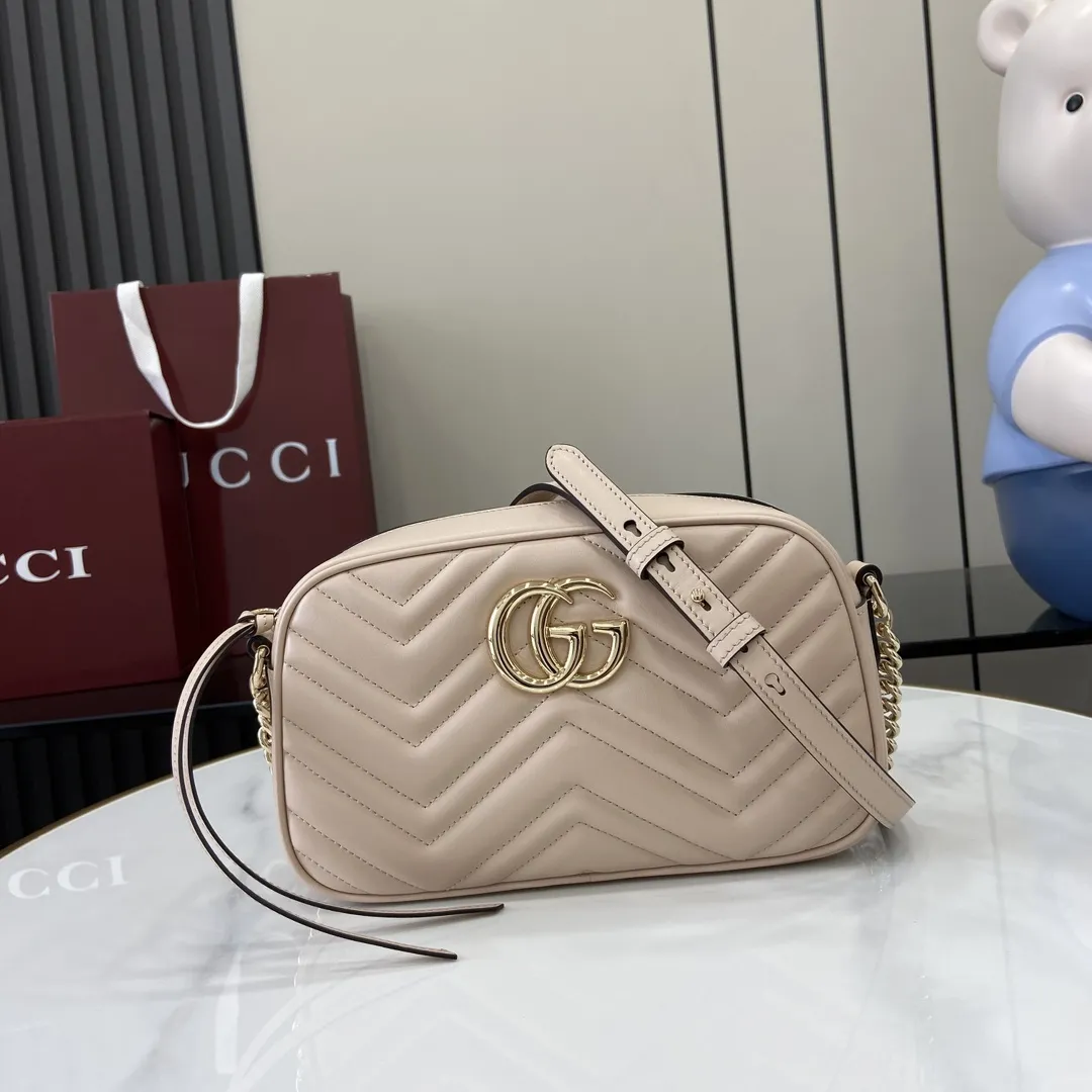 Gucci ピンク色ショルダーバッグGG Marmont トランペットショルダーバッグ