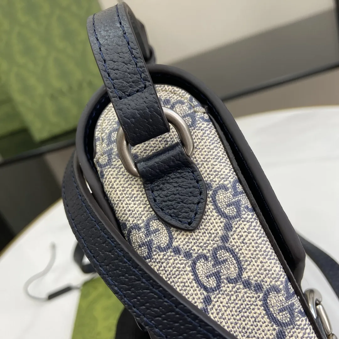 Gucci 馬具バッグ1955 ミニバッグ ブルーPVC - 画像 (7)