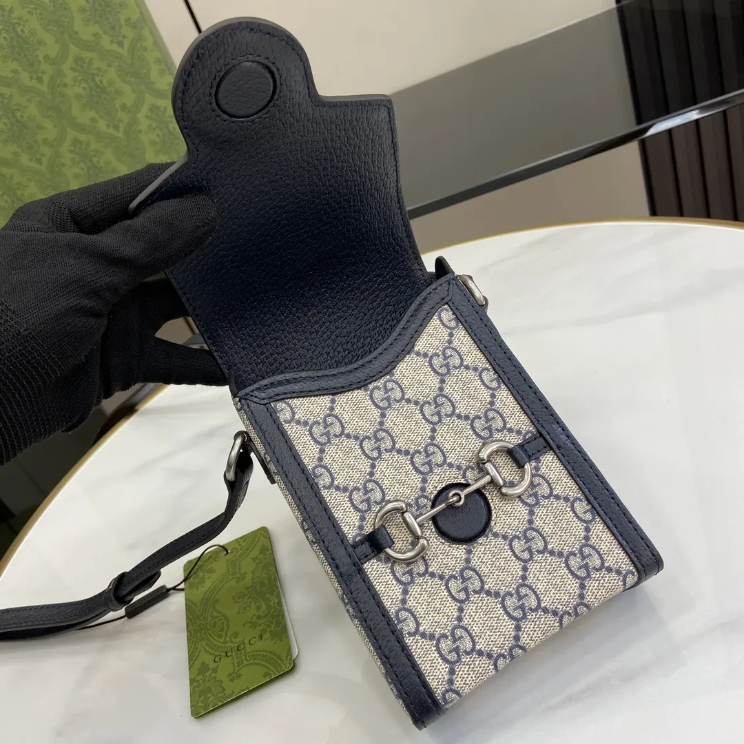 Gucci 馬具バッグ1955 ミニバッグ ブルーPVC - 画像 (8)