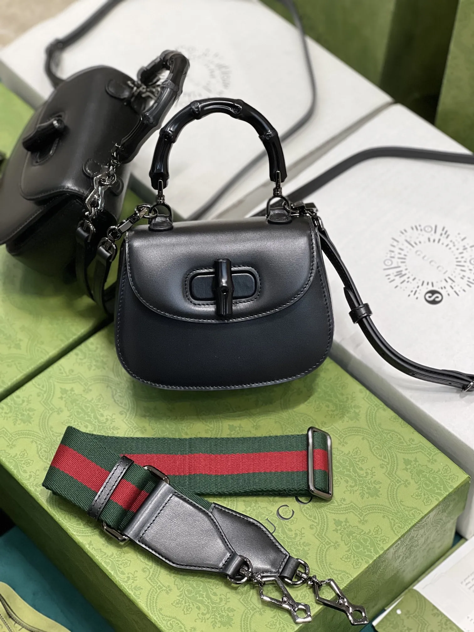 Gucci シリーズ 小型ハンドバッグ 黒色 - 画像 (5)