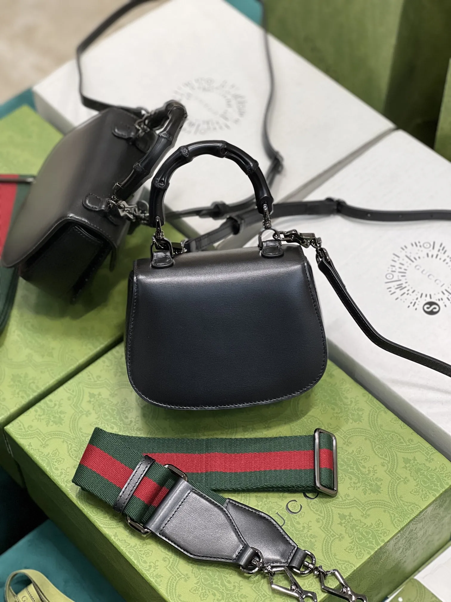 Gucci シリーズ 小型ハンドバッグ 黒色 - 画像 (6)