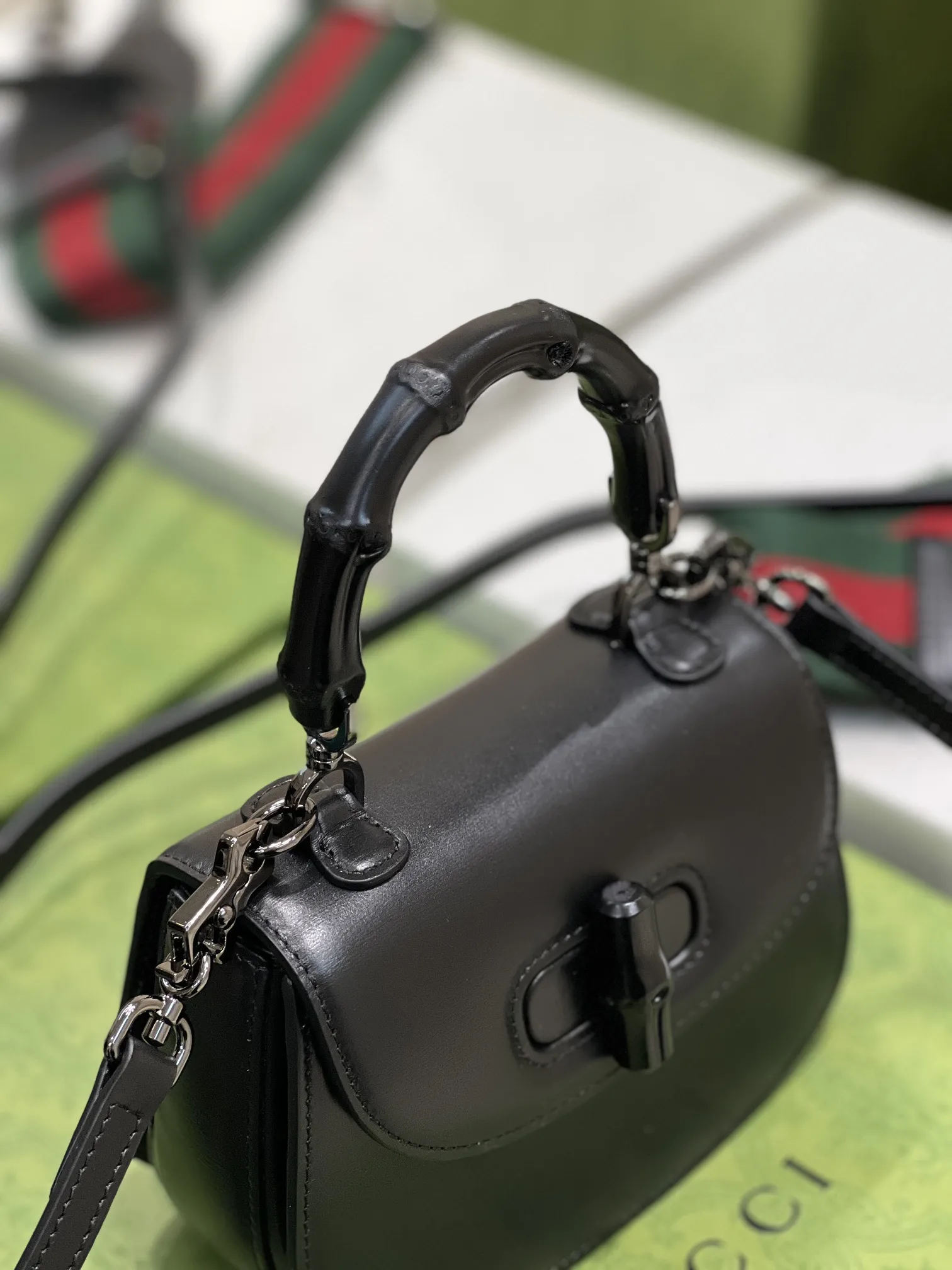 Gucci シリーズ 小型ハンドバッグ 黒色 - 画像 (8)