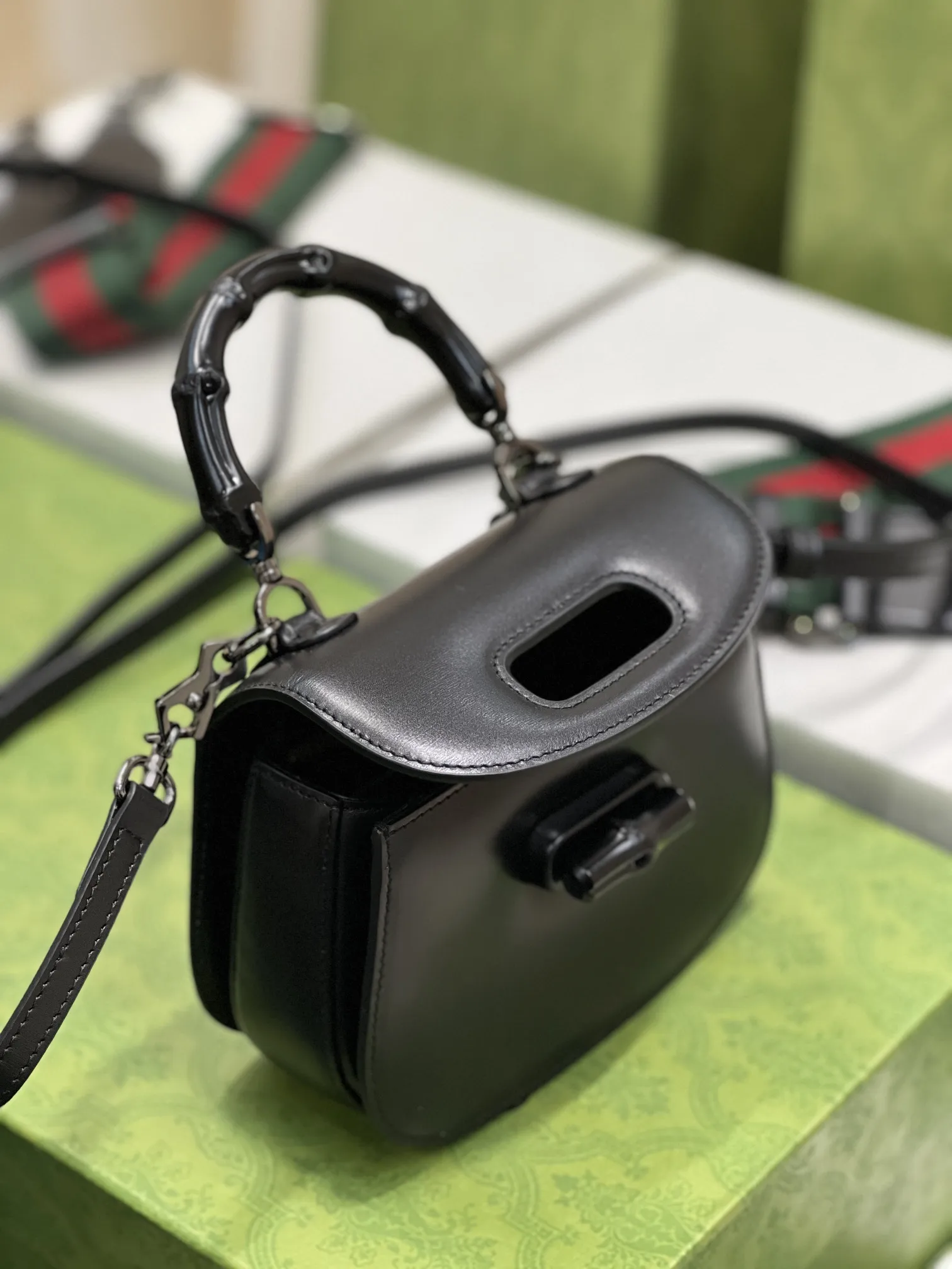 Gucci シリーズ 小型ハンドバッグ 黒色 - 画像 (9)