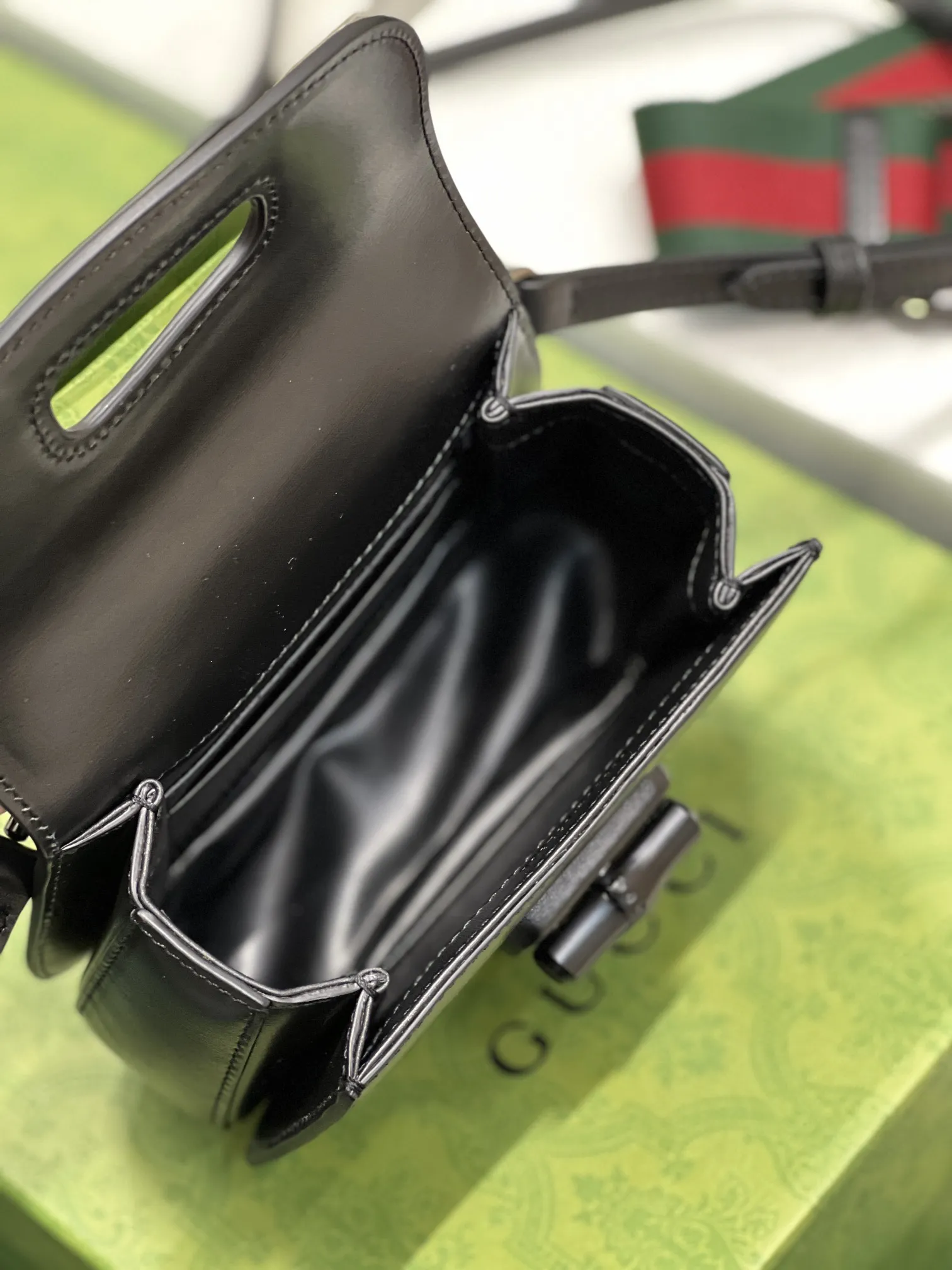 Gucci シリーズ 小型ハンドバッグ 黒色 - 画像 (10)