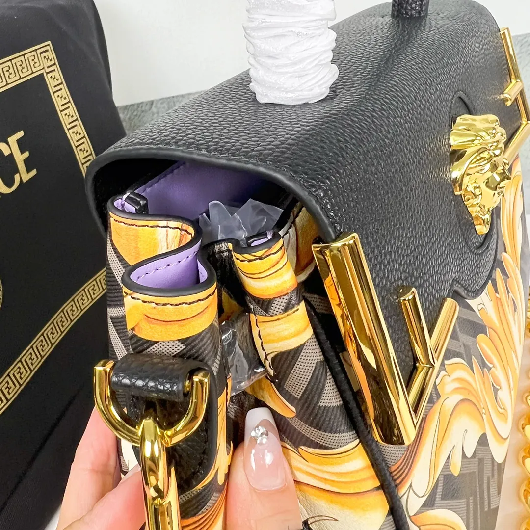 Versaceラメドゥーサバッグ黒ゴールドバロック柄 - 画像 (6)