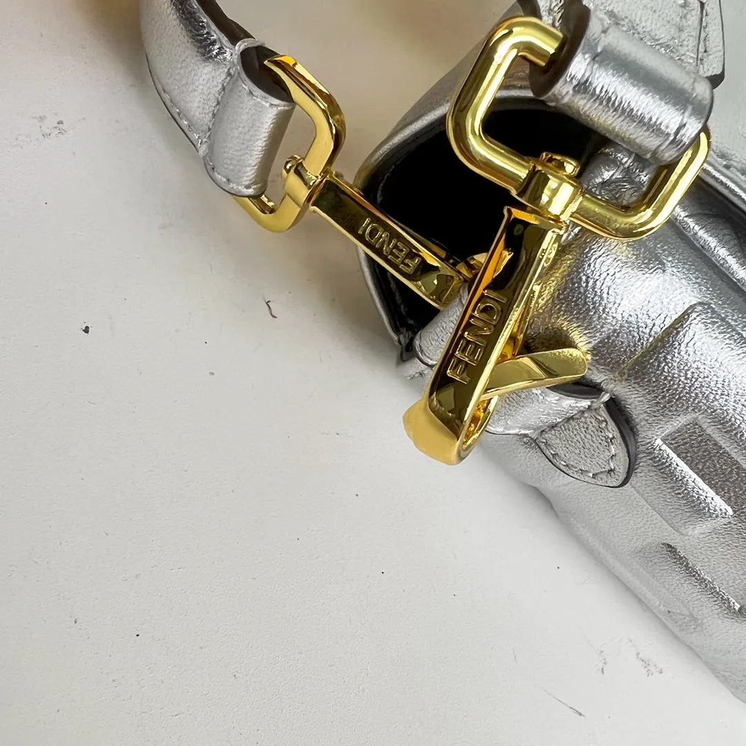 FENDI BAGUETTE中号手袋 シルバー スタイルF0191 - 画像 (6)