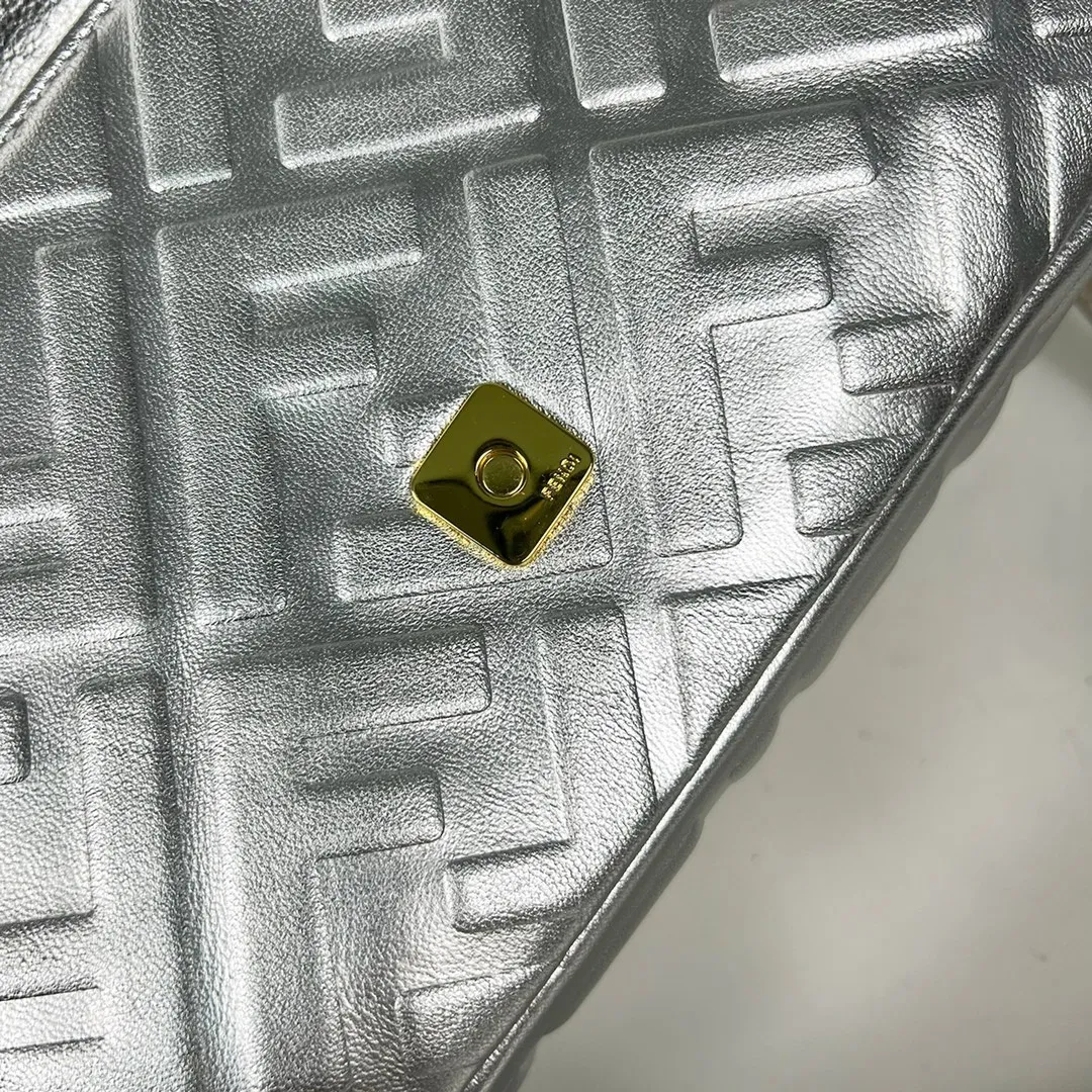 FENDI BAGUETTE中号手袋 シルバー スタイルF0191 - 画像 (8)