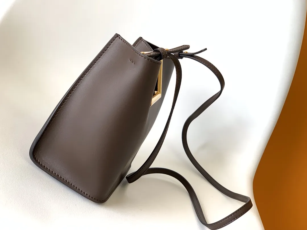 Fendi Way小号手袋ブラウンレザーFFロゴ - 画像 (3)