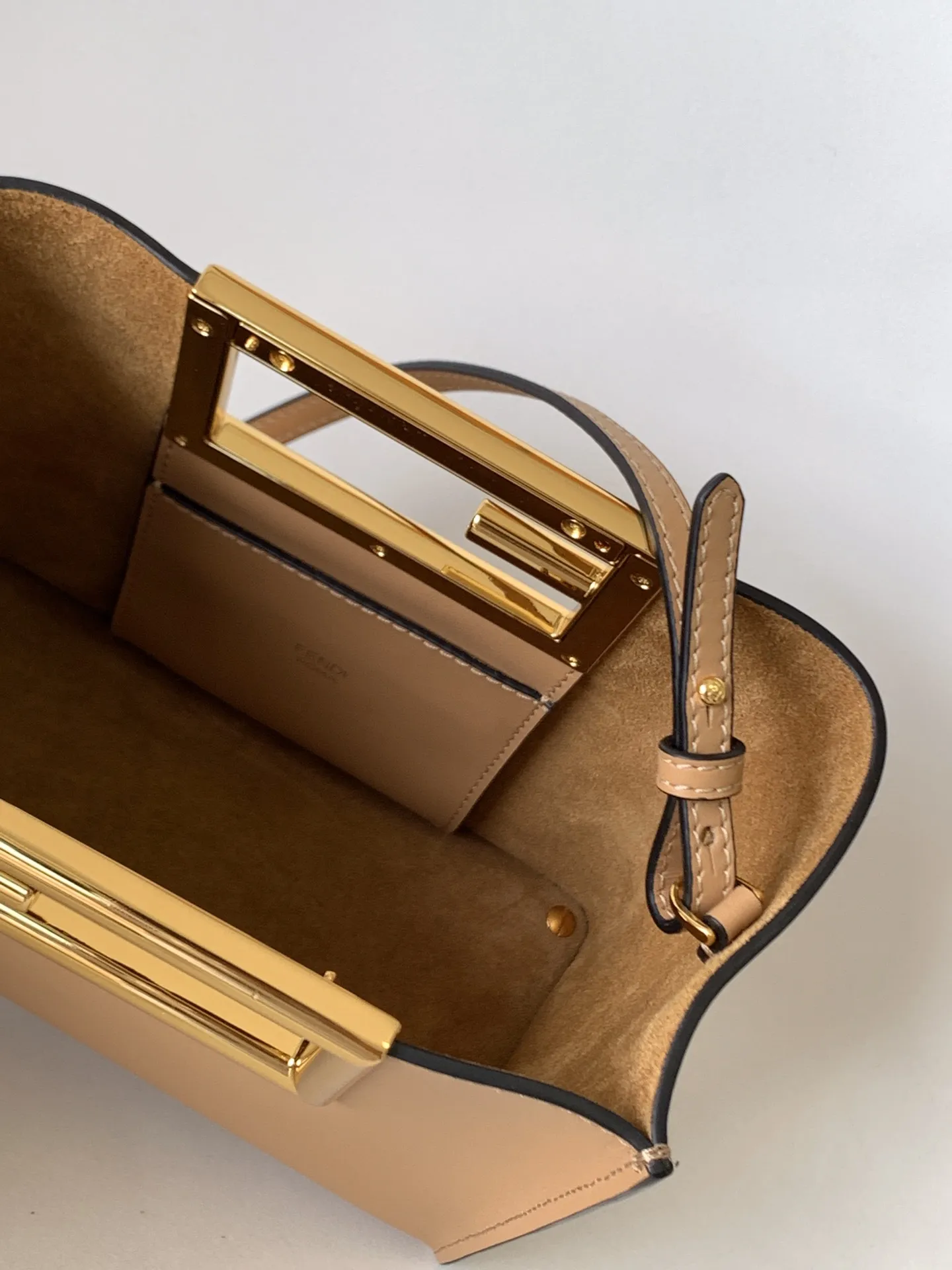 FendI Way 小号手袋 ベージュ カalfレザー - 画像 (6)