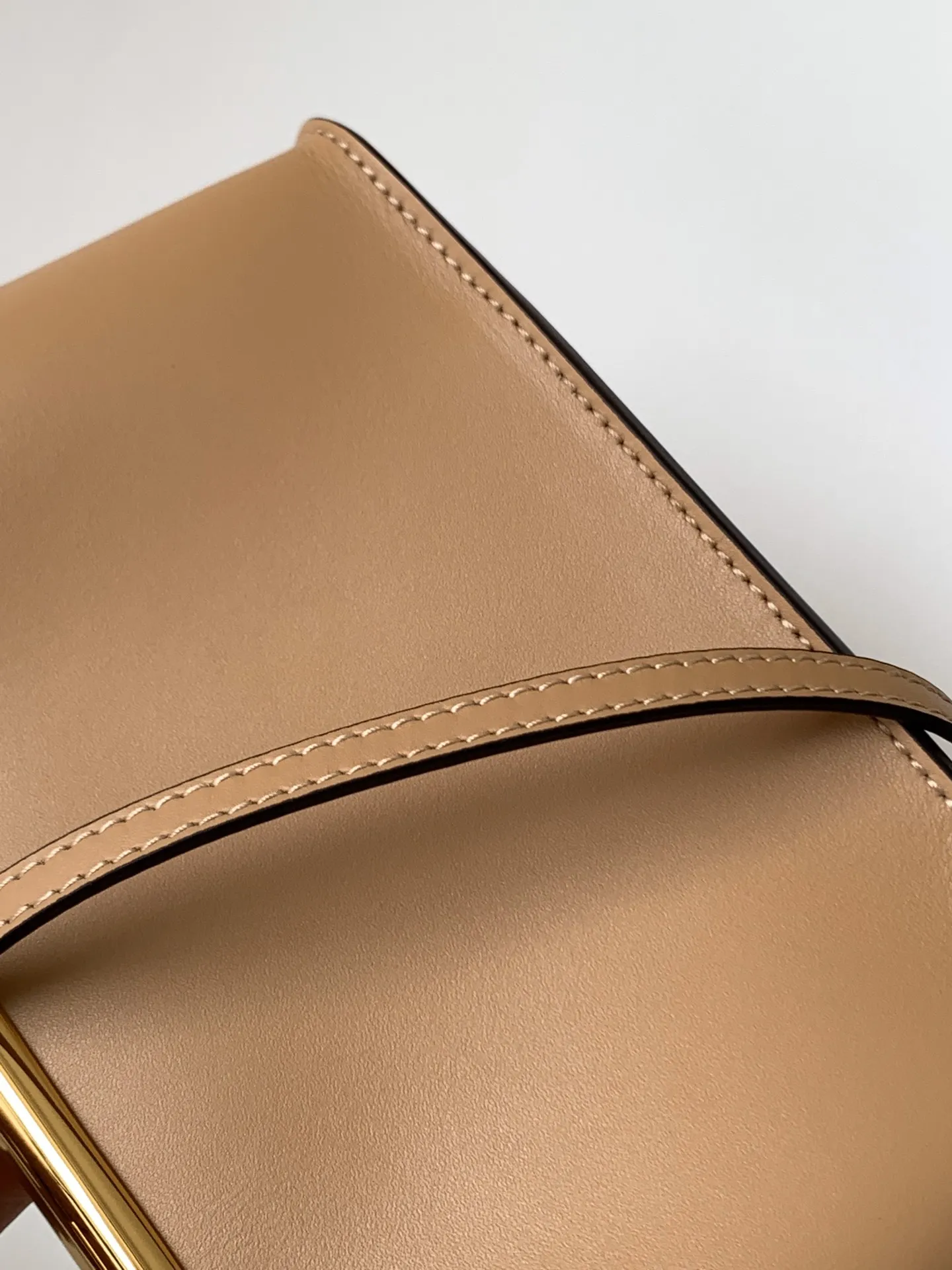 FendI Way 小号手袋 ベージュ カalfレザー - 画像 (8)