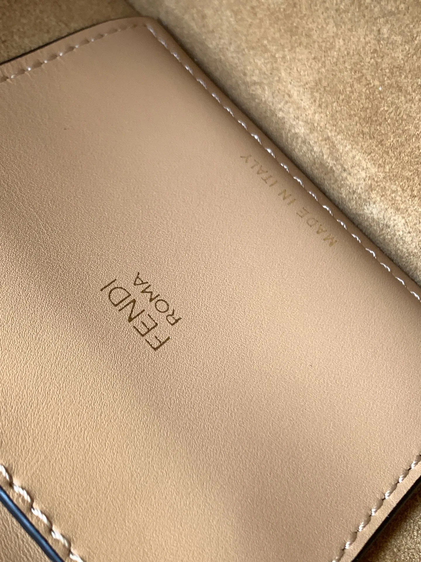 FendI Way 小号手袋 ベージュ カalfレザー - 画像 (9)