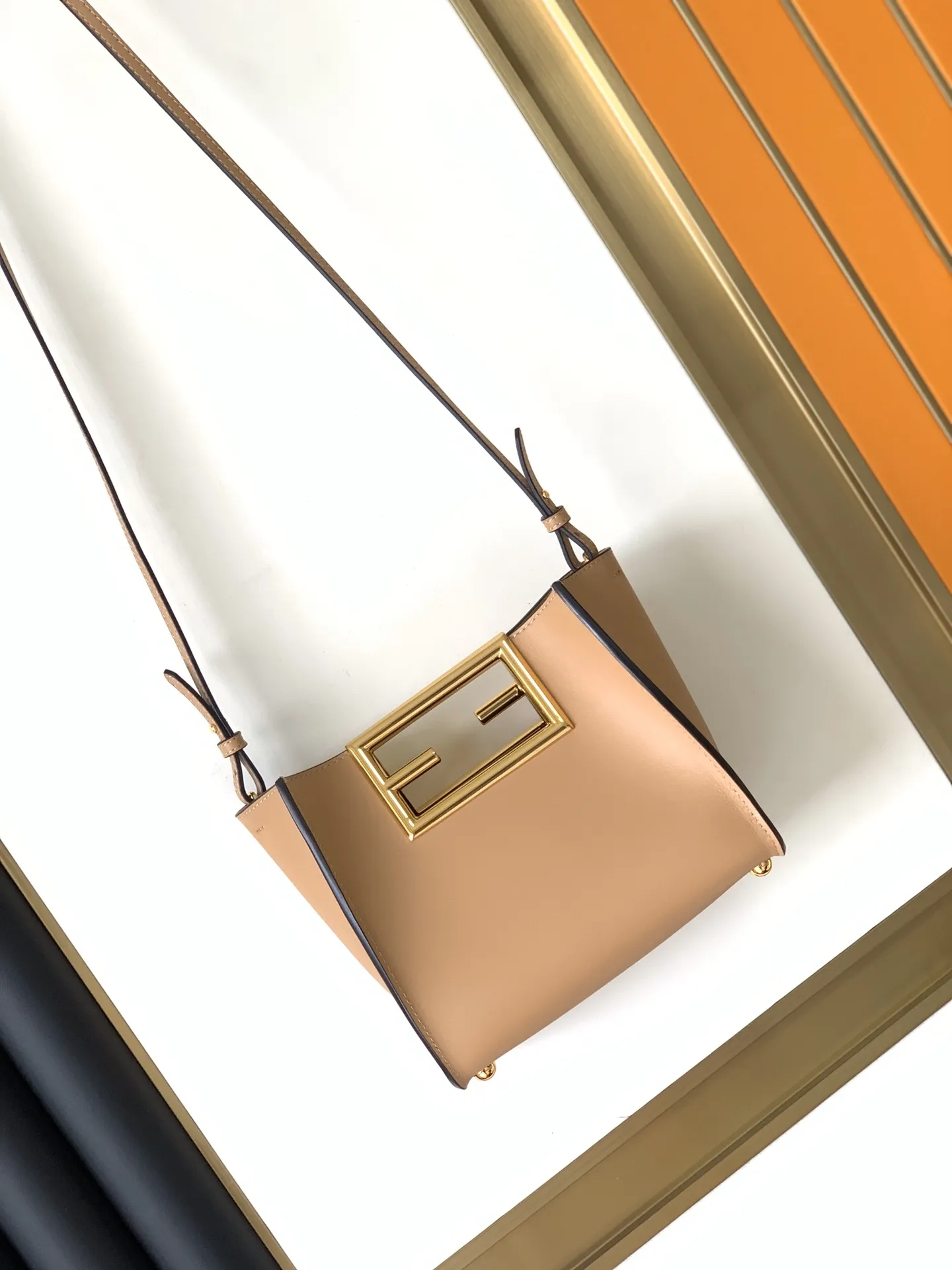 FendI Way 小号手袋 ベージュ カalfレザー - 画像 (10)