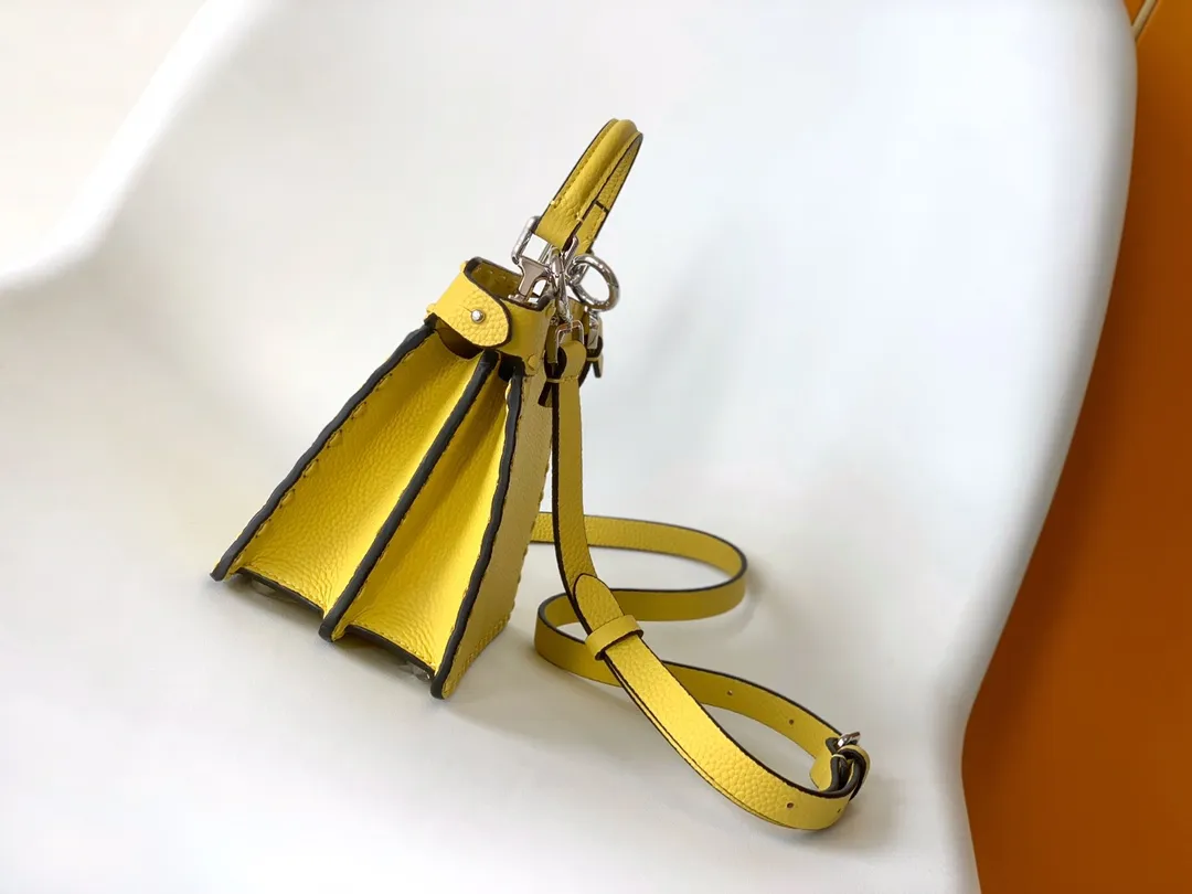 Fendi Iconic Peekaboo ISeeU Mini イエロー ミニバッグ - 画像 (3)