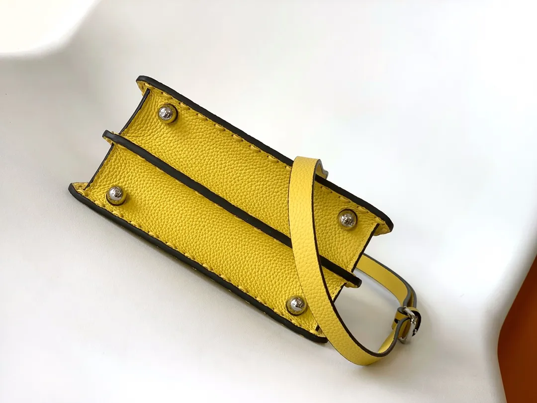 Fendi Iconic Peekaboo ISeeU Mini イエロー ミニバッグ - 画像 (5)