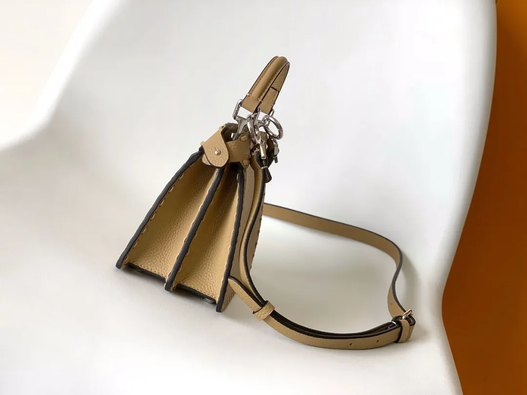 Fendi Iconic Peekaboo ISeeU Mini ベージュ ミニバッグ - 画像 (3)