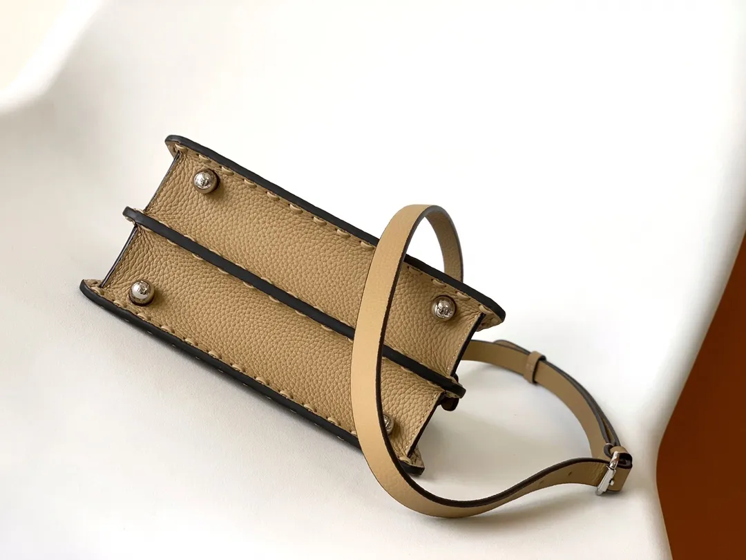 Fendi Iconic Peekaboo ISeeU Mini ベージュ ミニバッグ - 画像 (5)