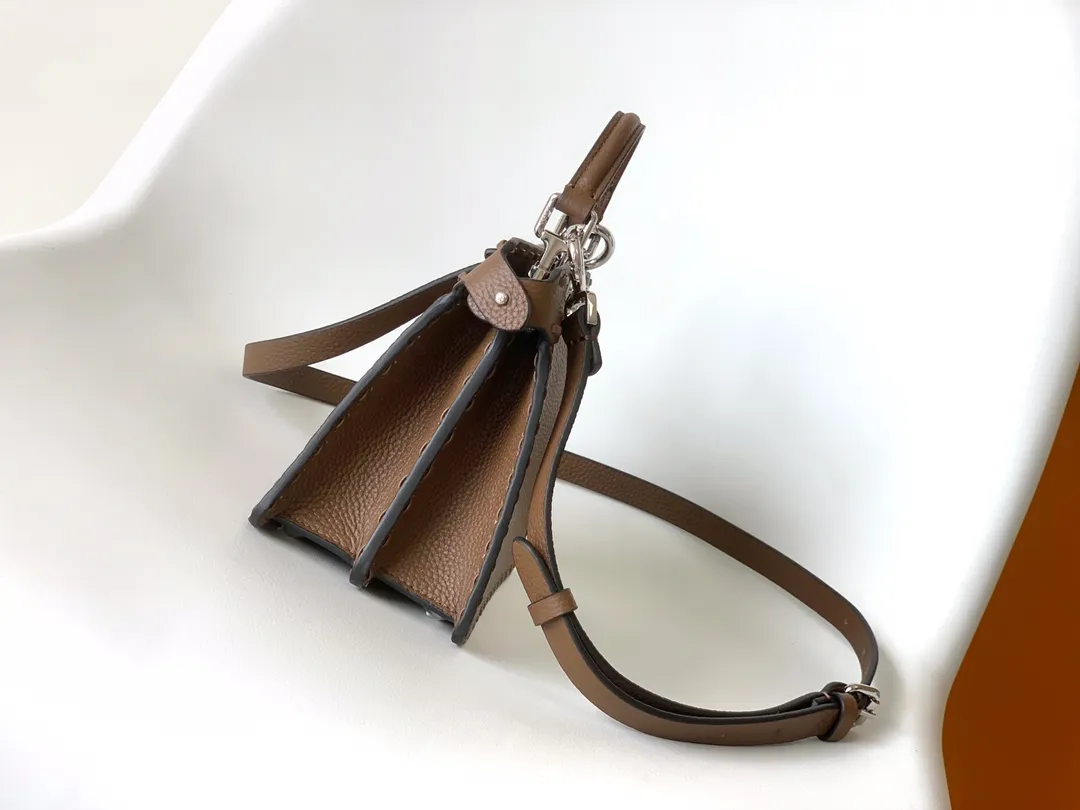 Fendi Iconic Peekaboo ISeeU Mini ブラウン ミニバッグ - 画像 (4)