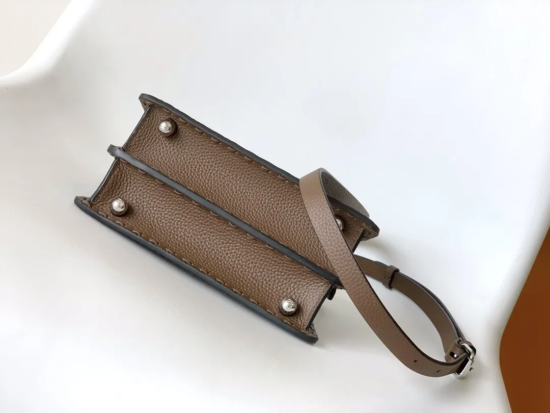 Fendi Iconic Peekaboo ISeeU Mini ブラウン ミニバッグ - 画像 (5)