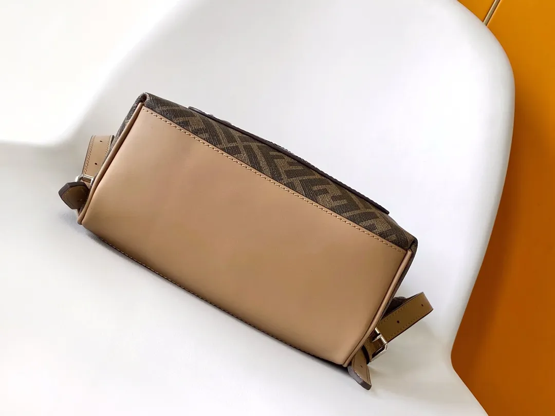 FEND Chiodo 小さな立体バックパック 茶色FFキャンバス - 画像 (5)