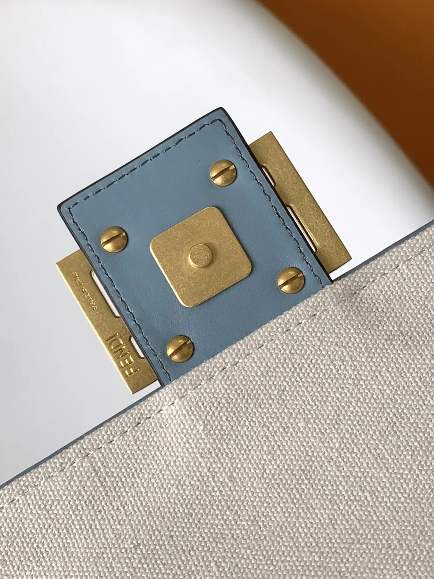 Fendi バゲットバッグ カラフル 中サイズ ブルー - 画像 (8)