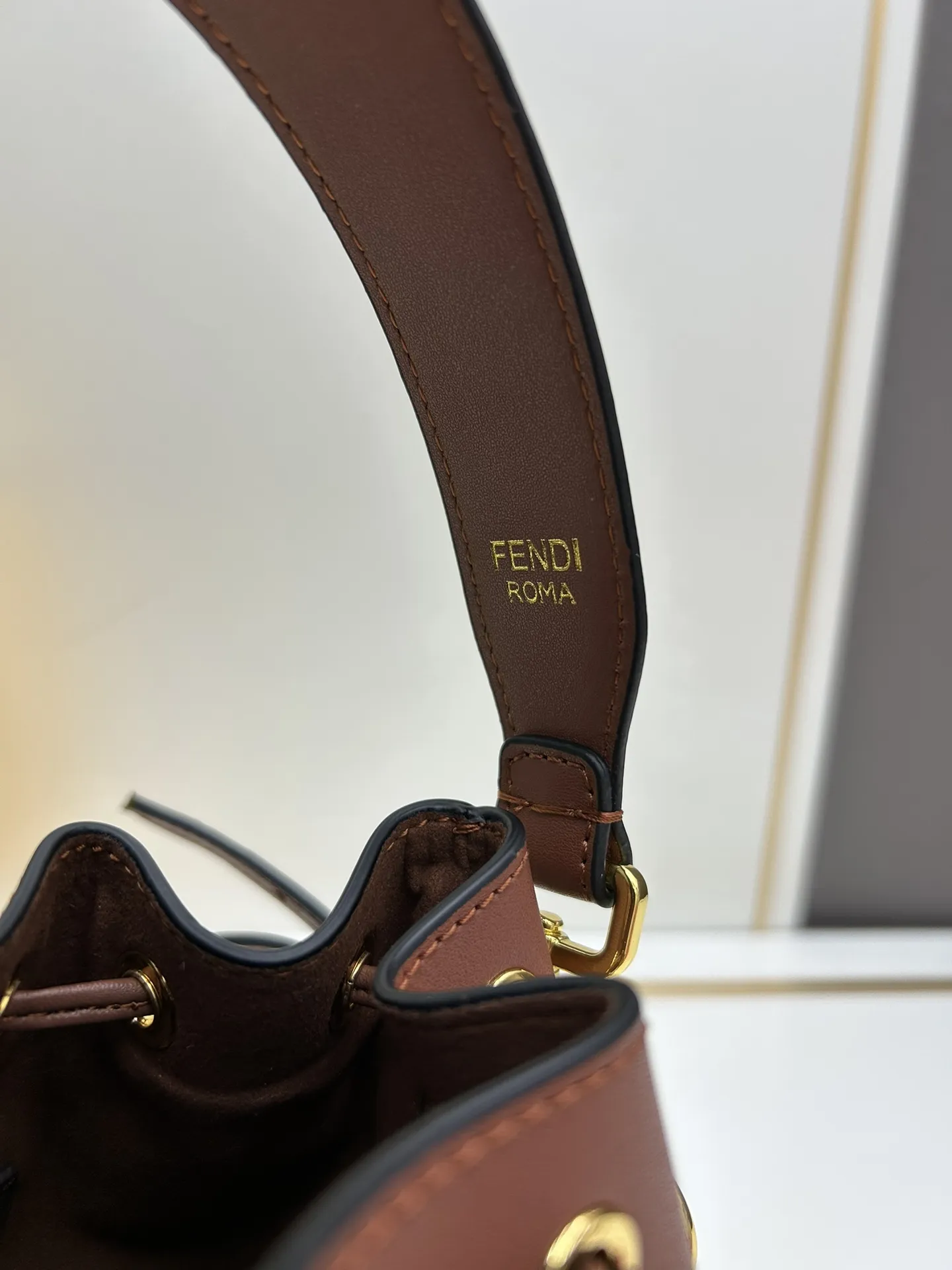 Fendi カラフルバケットバッグ - 画像 (7)