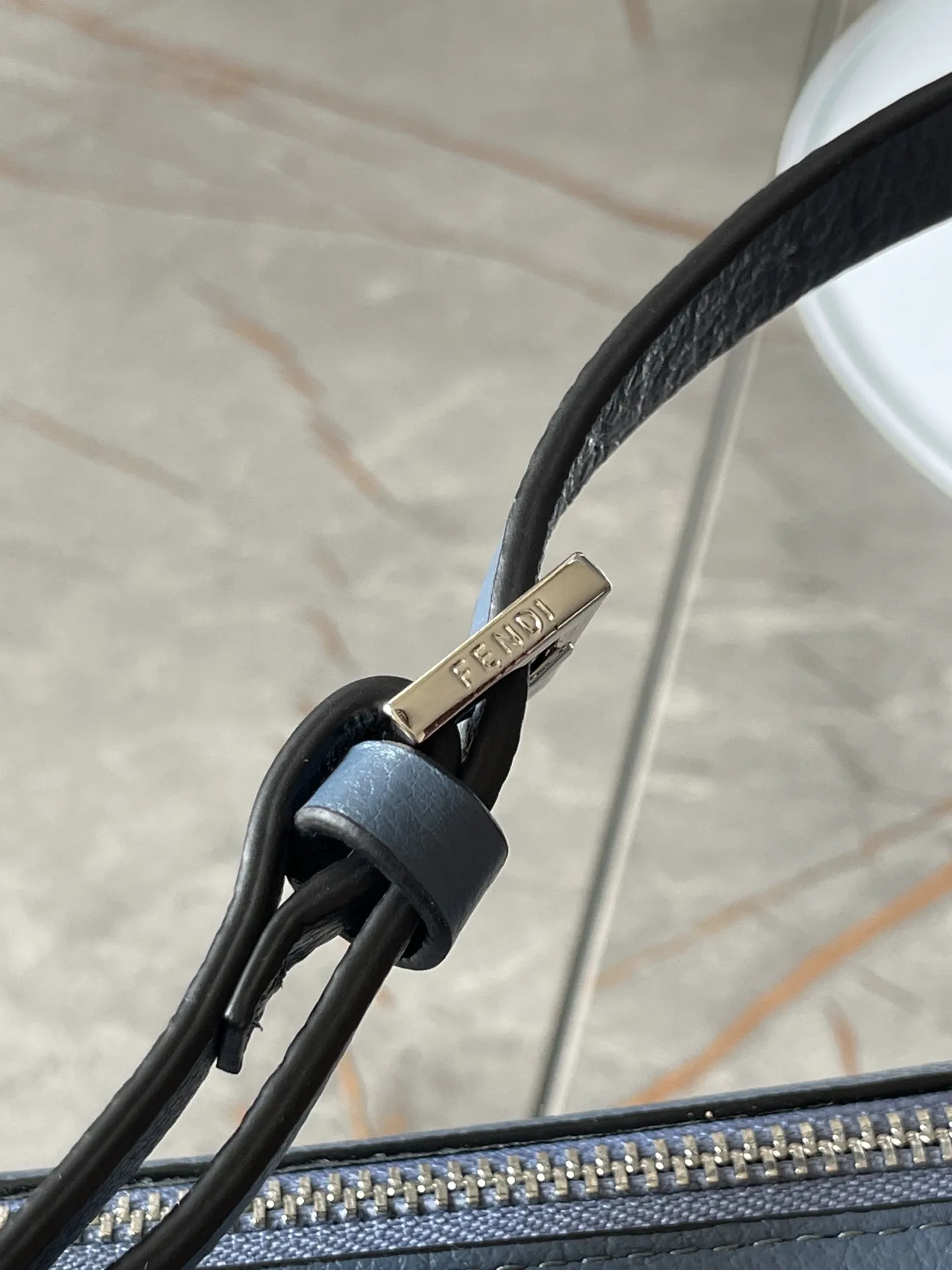 FENDI Simply FENDI ブルー ショルダーバッグ - 画像 (7)