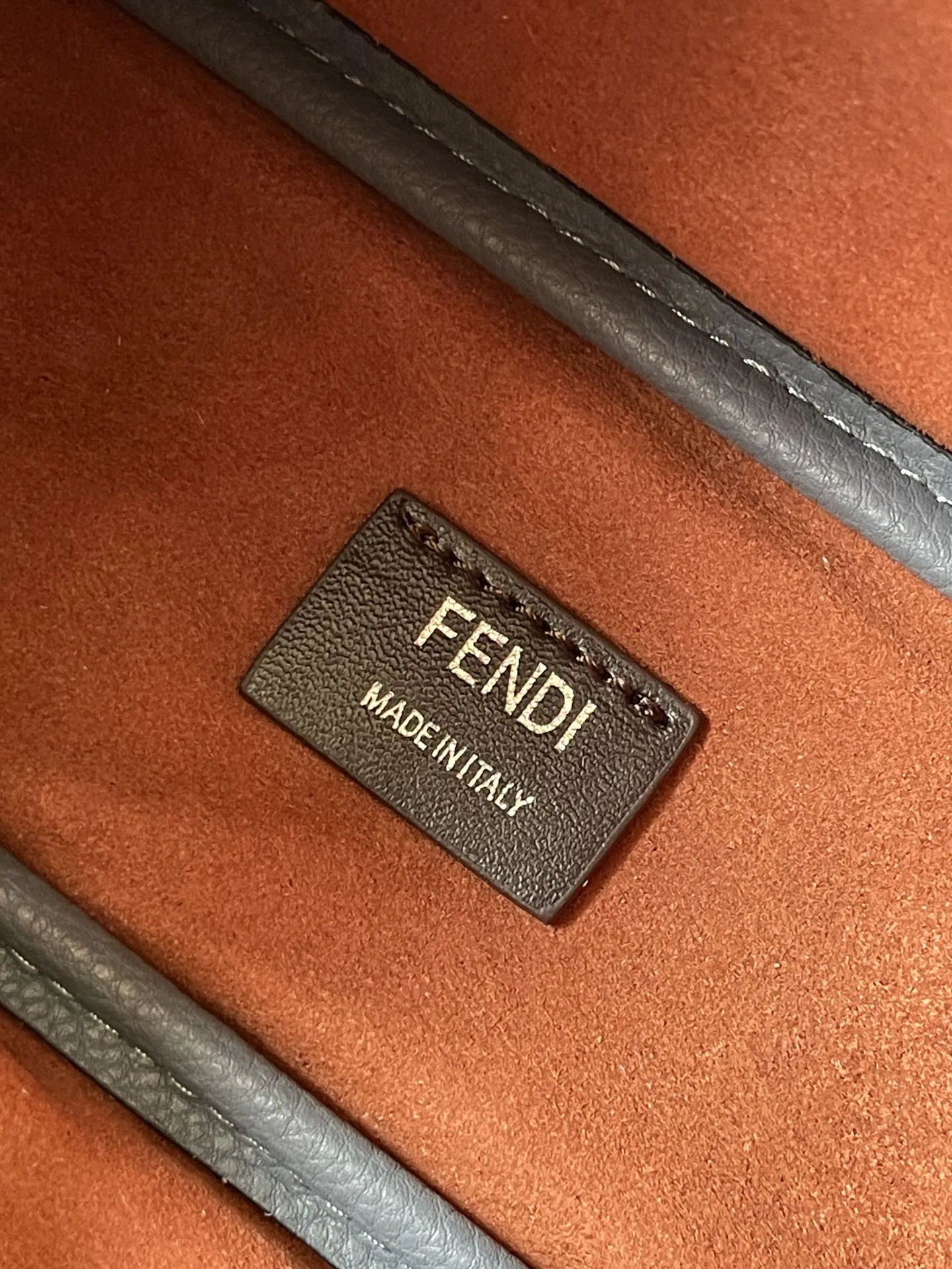 FENDI Simply FENDI ブルー ショルダーバッグ - 画像 (10)