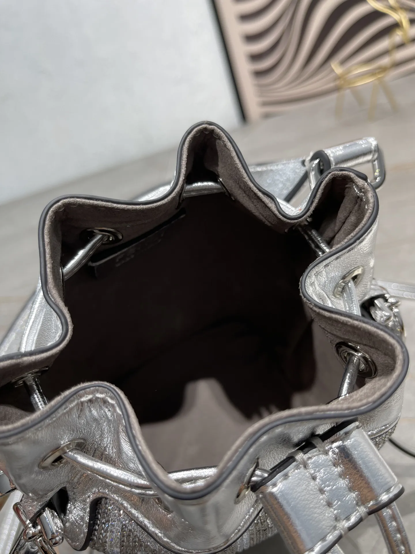 FENDI シルバー クリスマス限定FF柄バケットバッグ - 画像 (9)