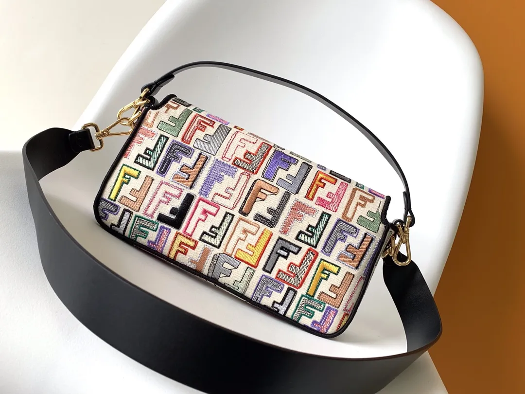 Fendi七夕限定カラフルクラシックミディアムバッグ - 画像 (3)