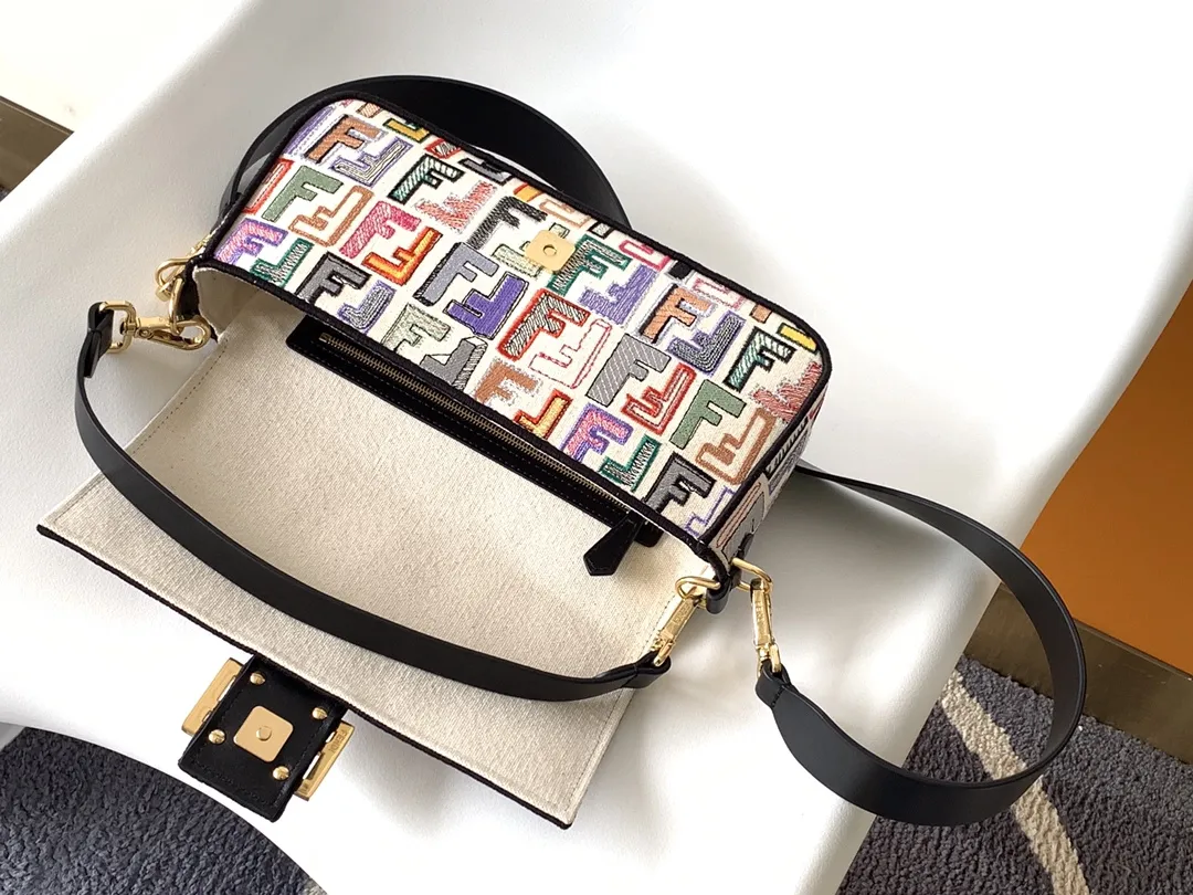 Fendi七夕限定カラフルクラシックミディアムバッグ - 画像 (6)