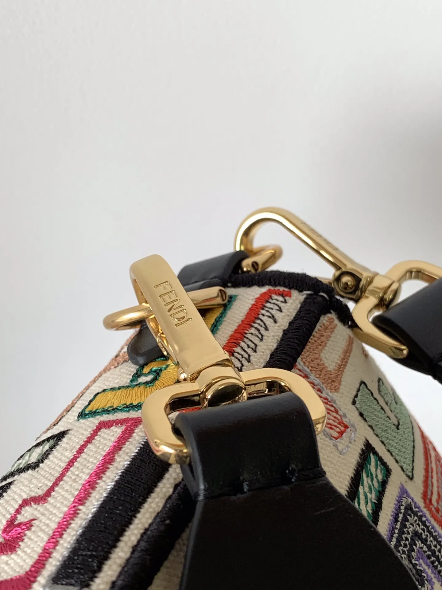 Fendi七夕限定カラフルクラシックミディアムバッグ - 画像 (10)
