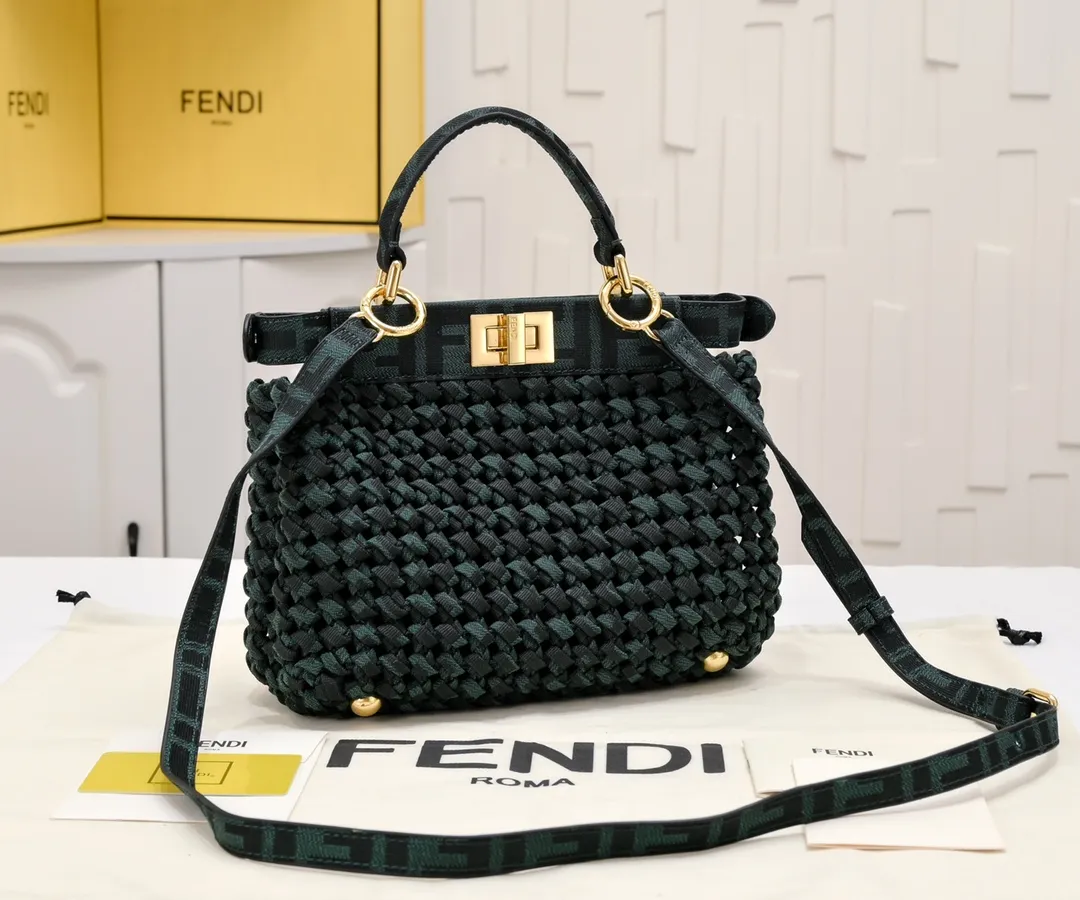 FENDI グリーン編み込みPeekabooバッグ - 画像 (3)