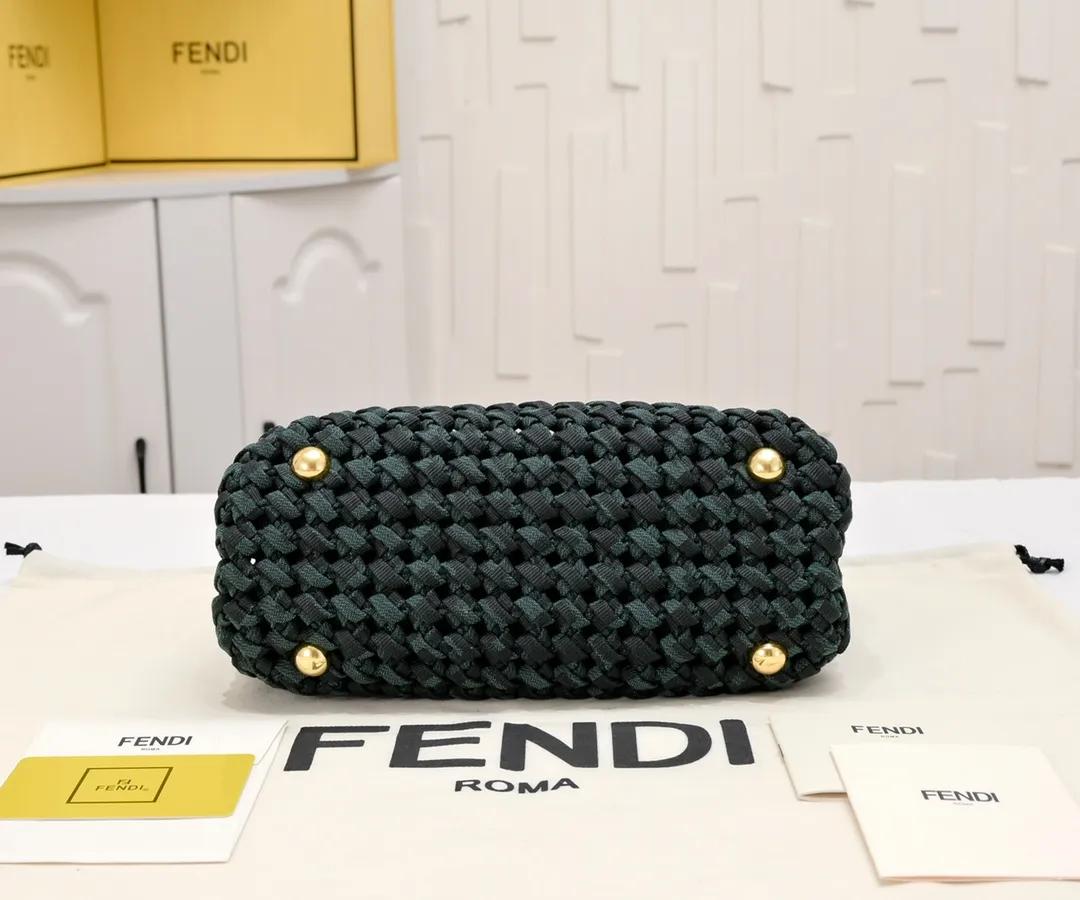FENDI グリーン編み込みPeekabooバッグ - 画像 (6)