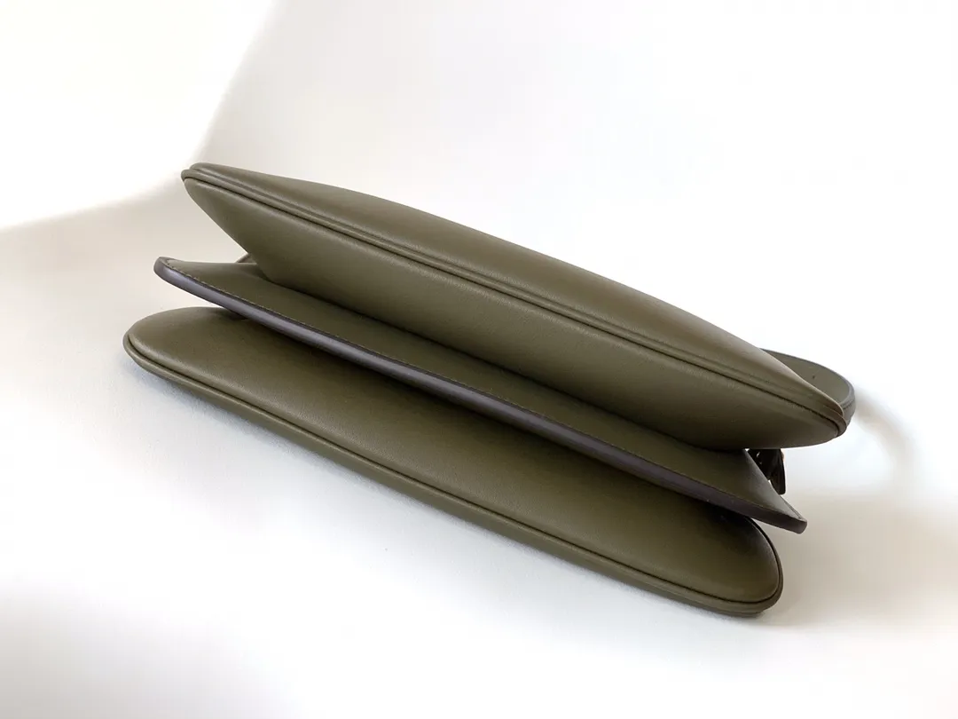 Fendi Iconic Peekaboo Soft オリーブグリーン バッグ - 画像 (5)