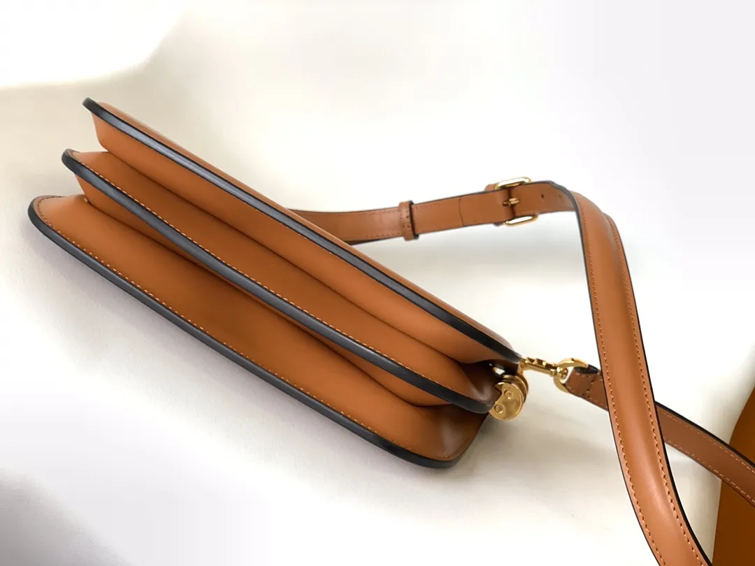 Fendi touch 風琴ハンドバッグ 茶色 レザー - 画像 (5)