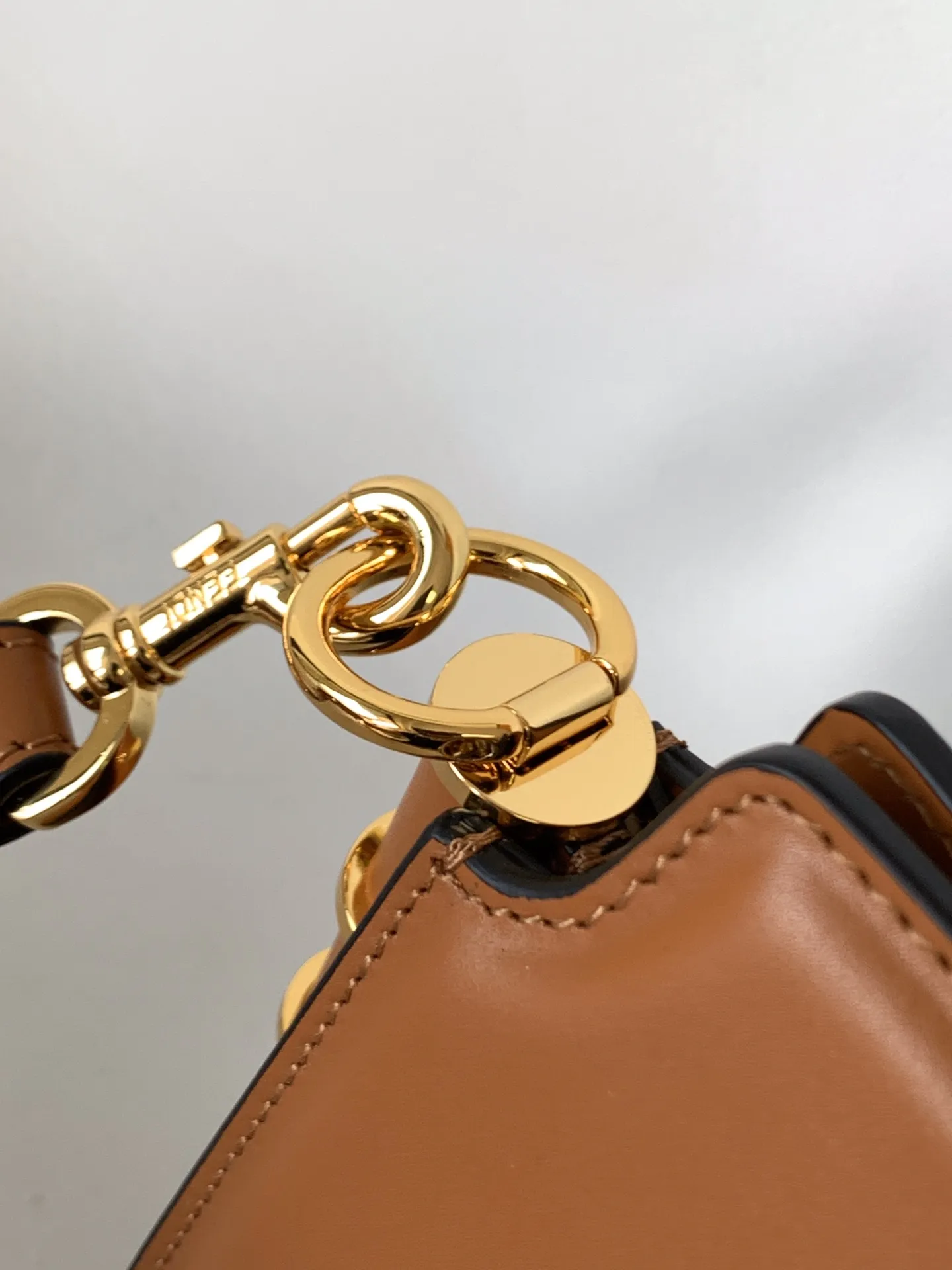 Fendi touch 風琴ハンドバッグ 茶色 レザー - 画像 (7)