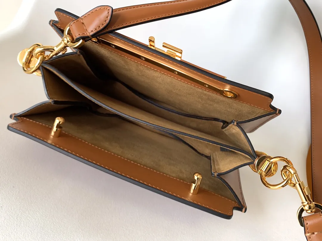 Fendi touch 風琴ハンドバッグ 茶色 レザー - 画像 (8)