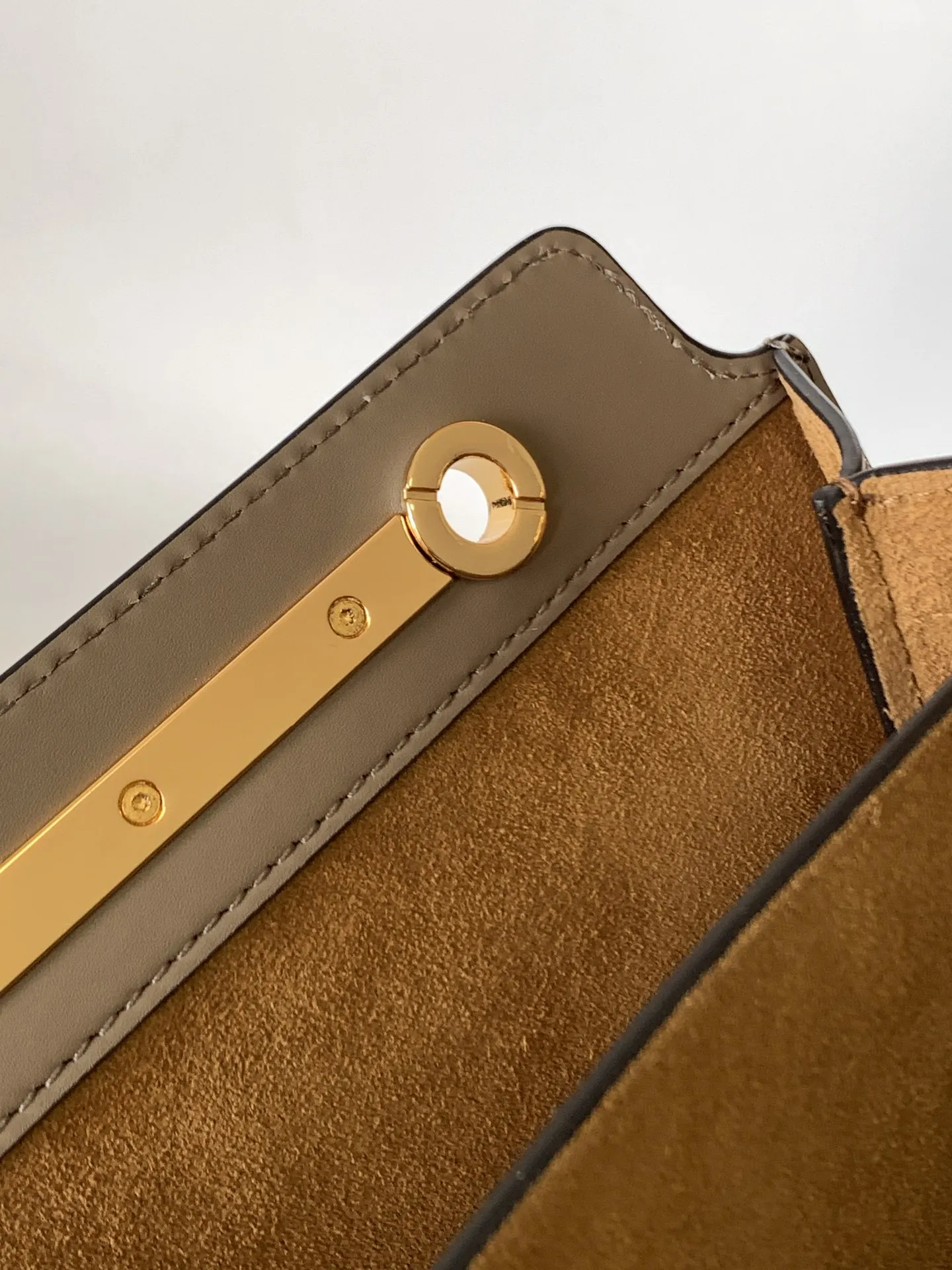 Fendi touch 風琴ハンドバッグ グレー レザー - 画像 (8)