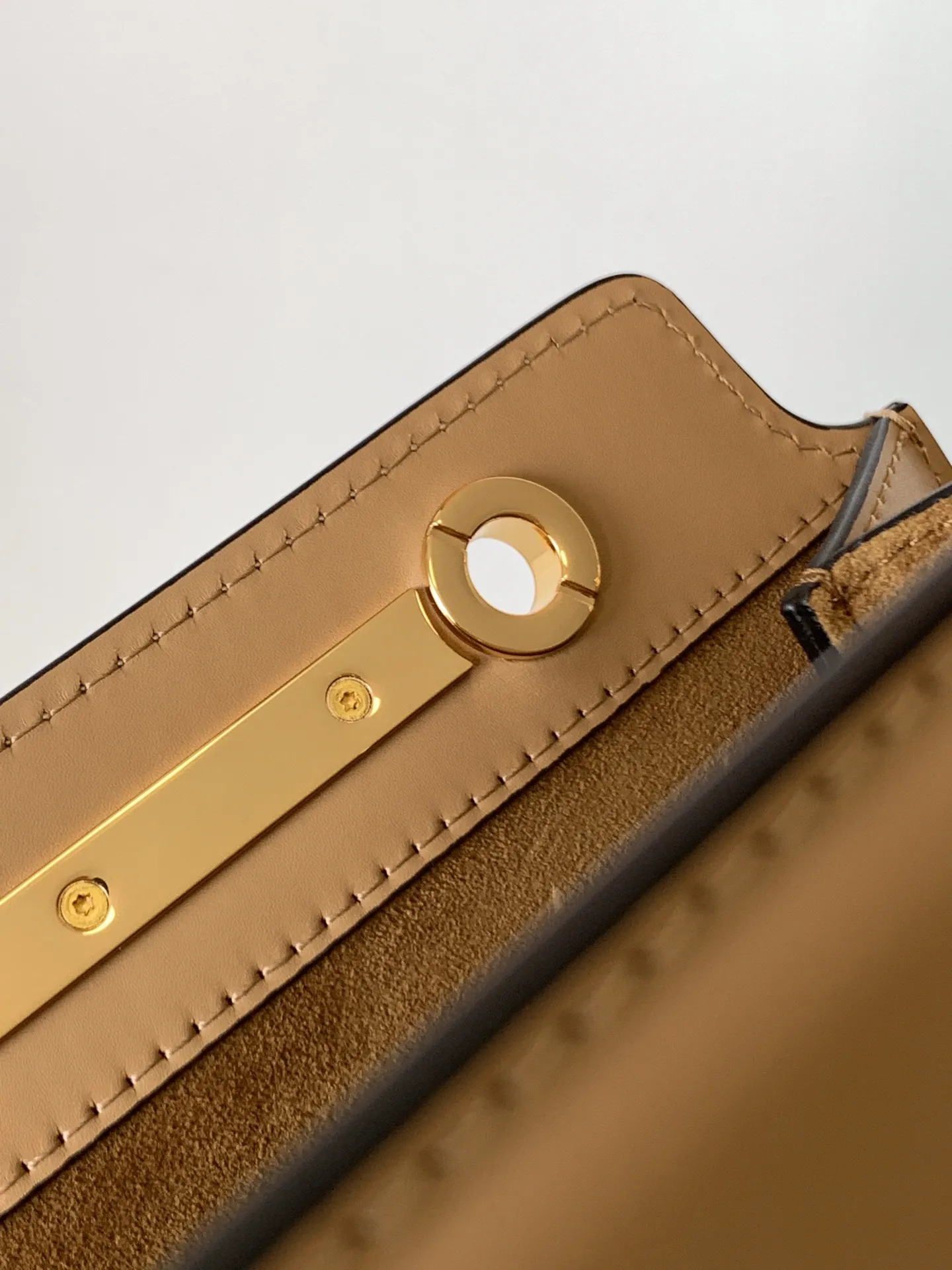 Fendi touch 風琴ハンドバッグ ベージュ レザー - 画像 (8)